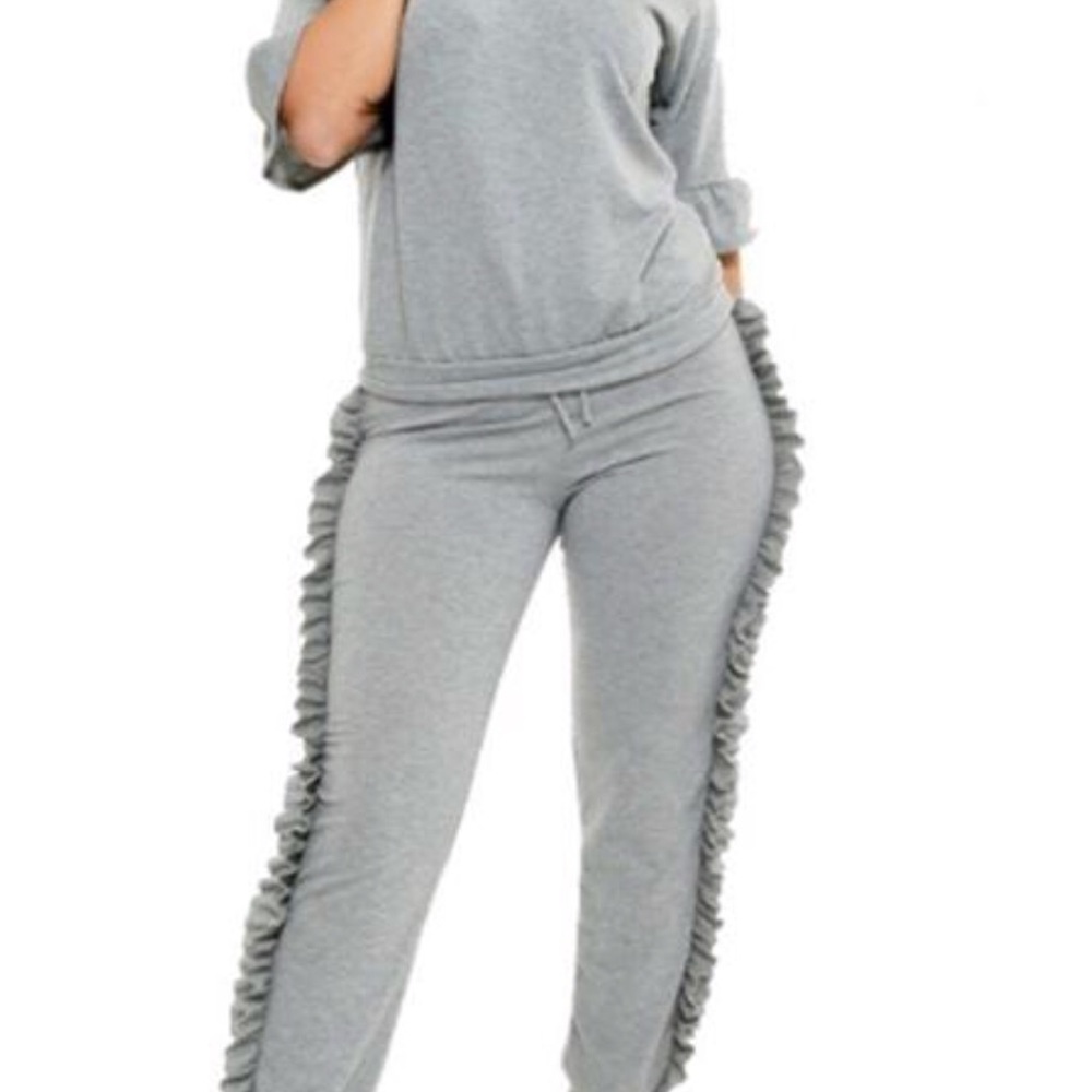 New 2 Piece Ruffled Set